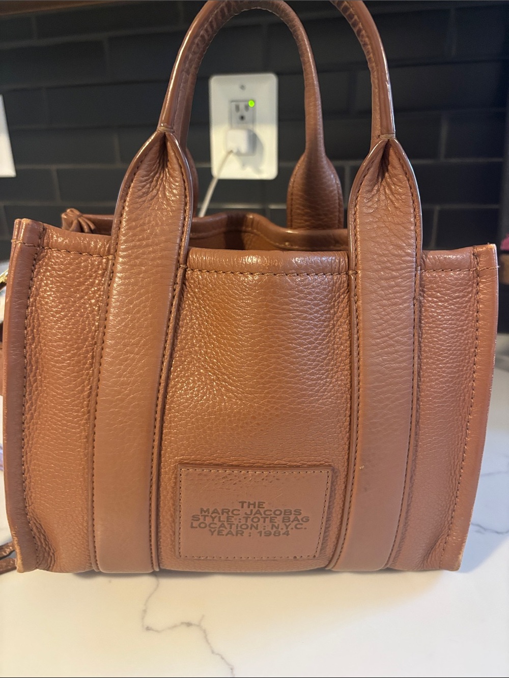 Marc Jacobs The Tote Bag in Chestnut Brown Leather - Picture 5 of 6